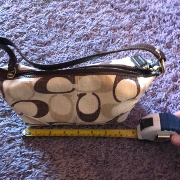 Small brown coach bag. - Picture 6 of 6